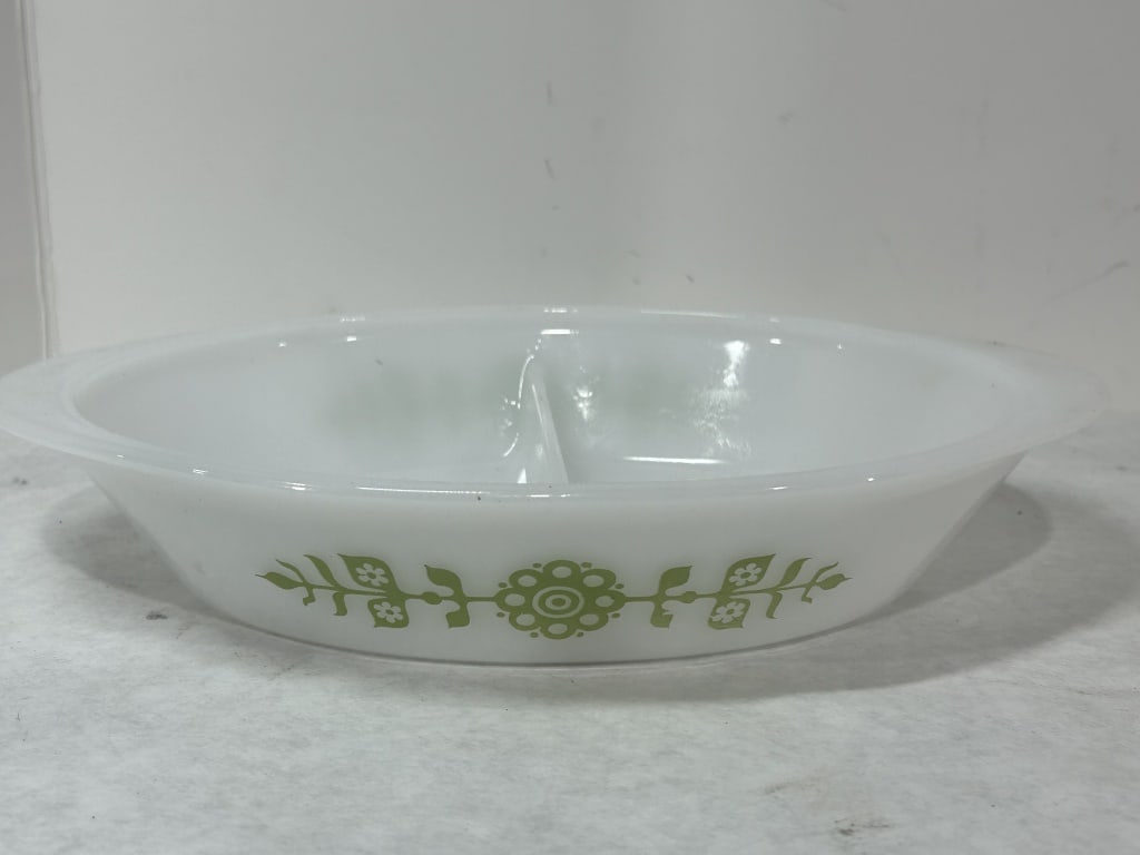 PYREX SERVING DISHES - 9