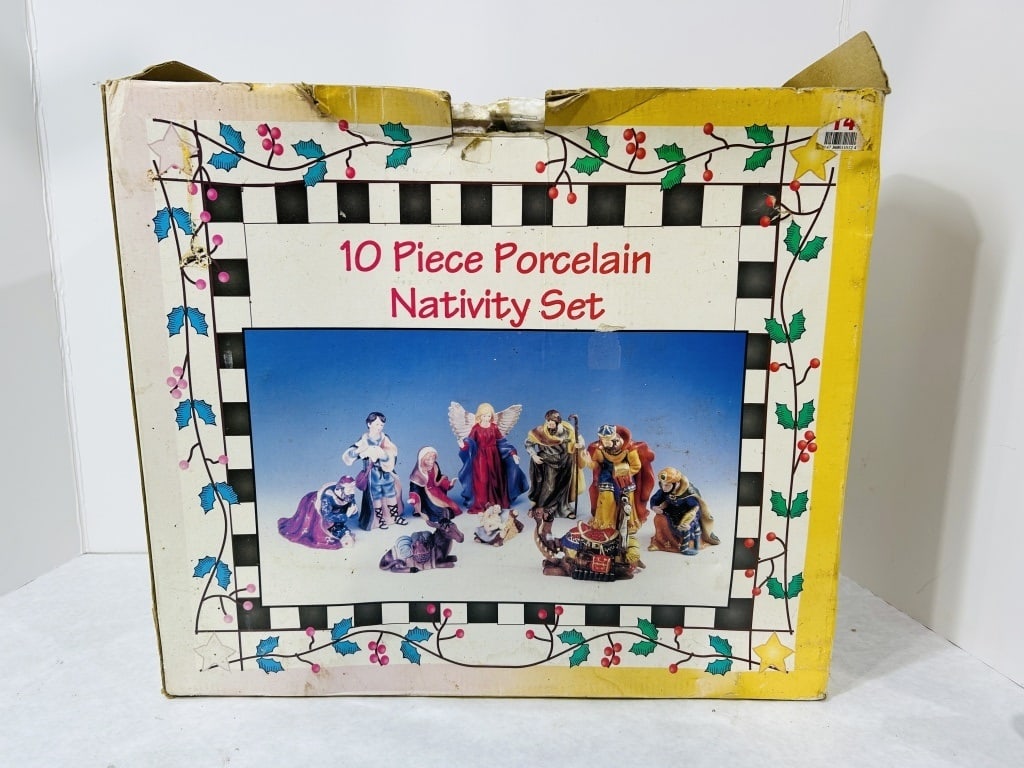 VINTAGE 10 PIECE NATIVITY SET (1 of 2)