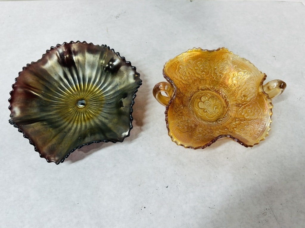 VINTAGE CARNIVAL GLASS BOWLS (1 of 4)