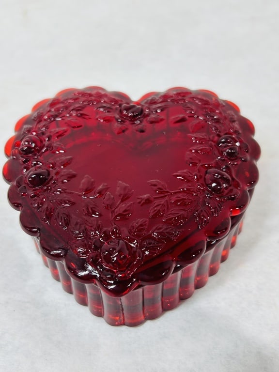 MOSSER RUBY RED ROSE HEART BOX (1 of 4)
