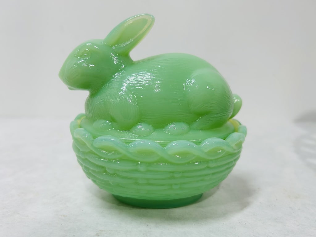MOSSER JADITE BUNNY ON A BASKET (1 of 4)
