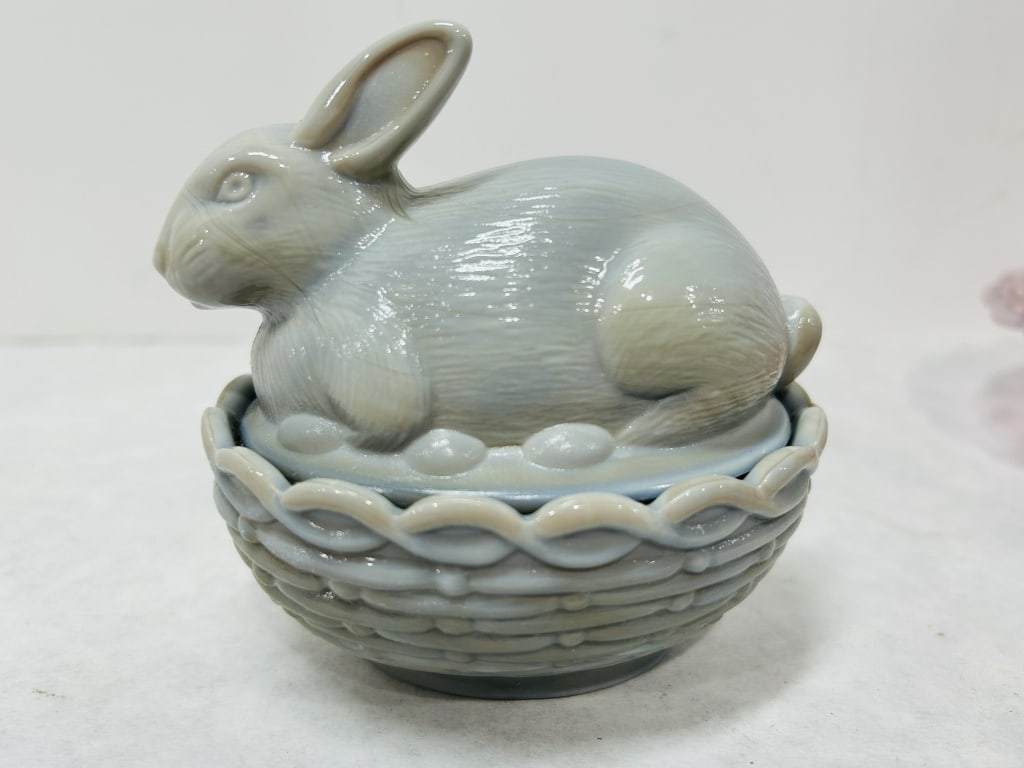 MOSSER MARBLE BUNNY ON A BASKET (1 of 5)