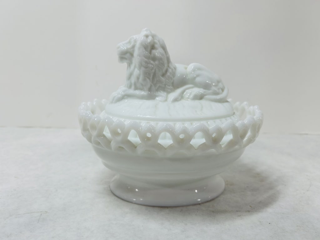 MILK GLASS LION ON A NEST: NO CHIPS OR CRACKS