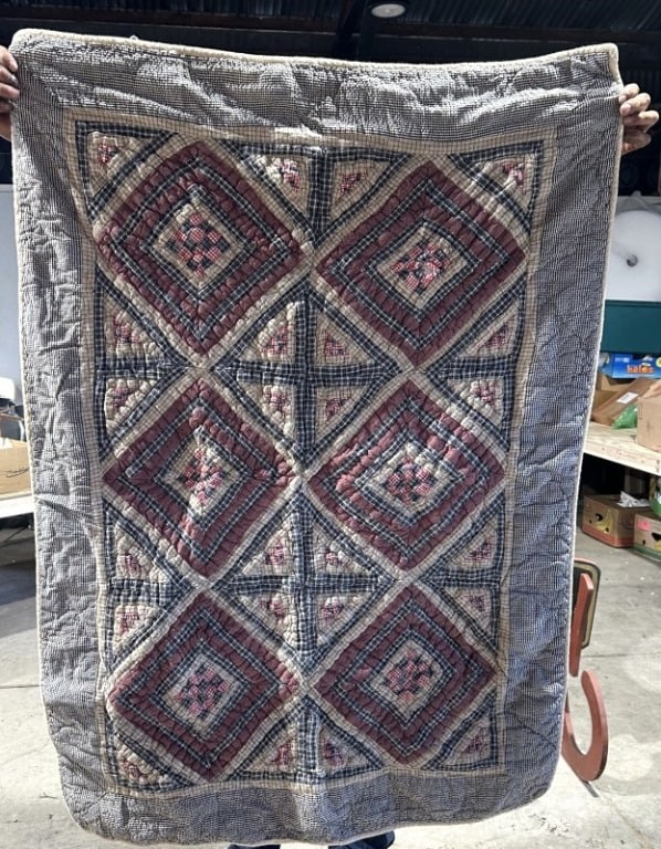 PRIMITIVE LAP QUILT (1 of 3)