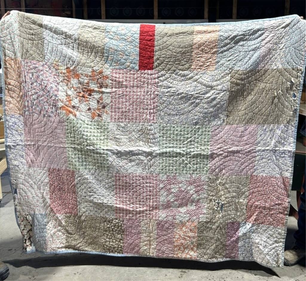 VINTAGE MULTI-COLOR QUILT (1 of 3)