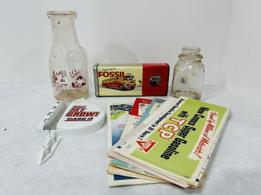 VINTAGE ADVERTISING LOT (1 of 2)