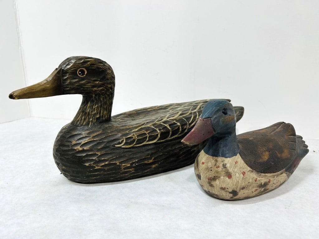 HAND CARVED WOODEN DUCK DECOYS (1 of 5)