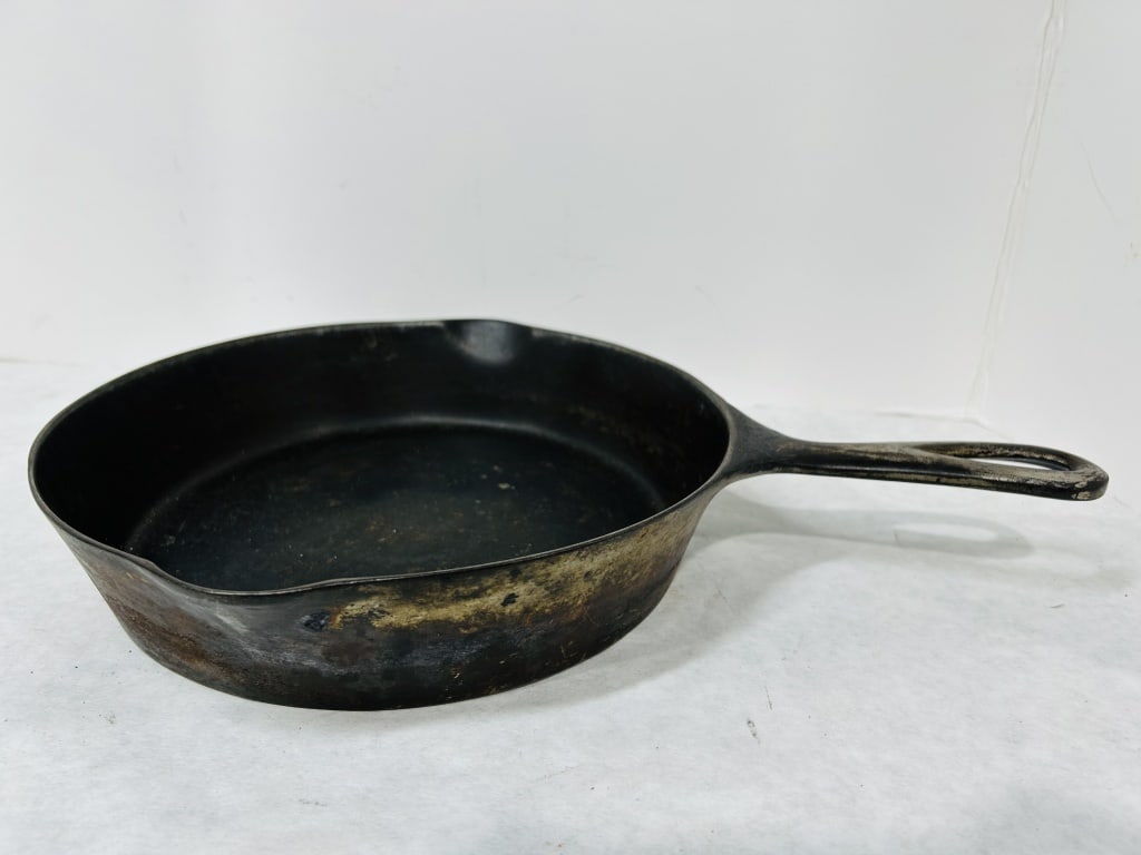 WAPAK SIZE 7 CAST IRON SKILLET: SKILLET