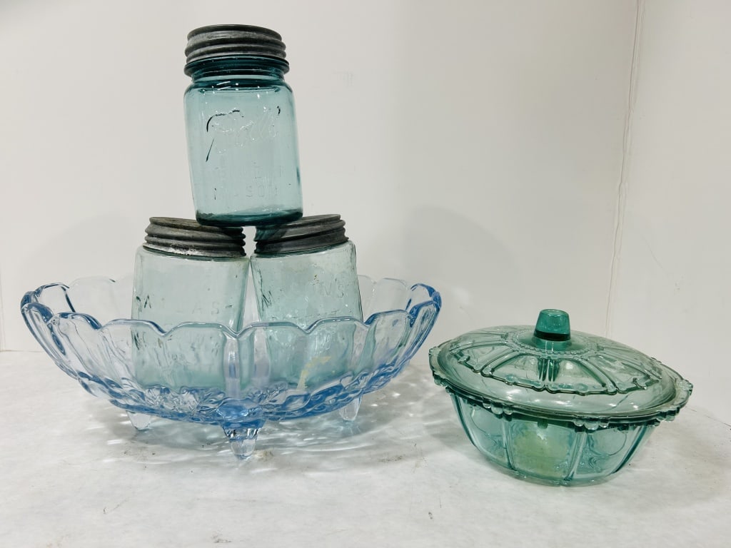 VINTAGE BLUE GLASS CANNING JARS (1 of 3)