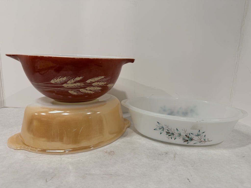 VINTAGE CASSEROLE DISHES: AS IS