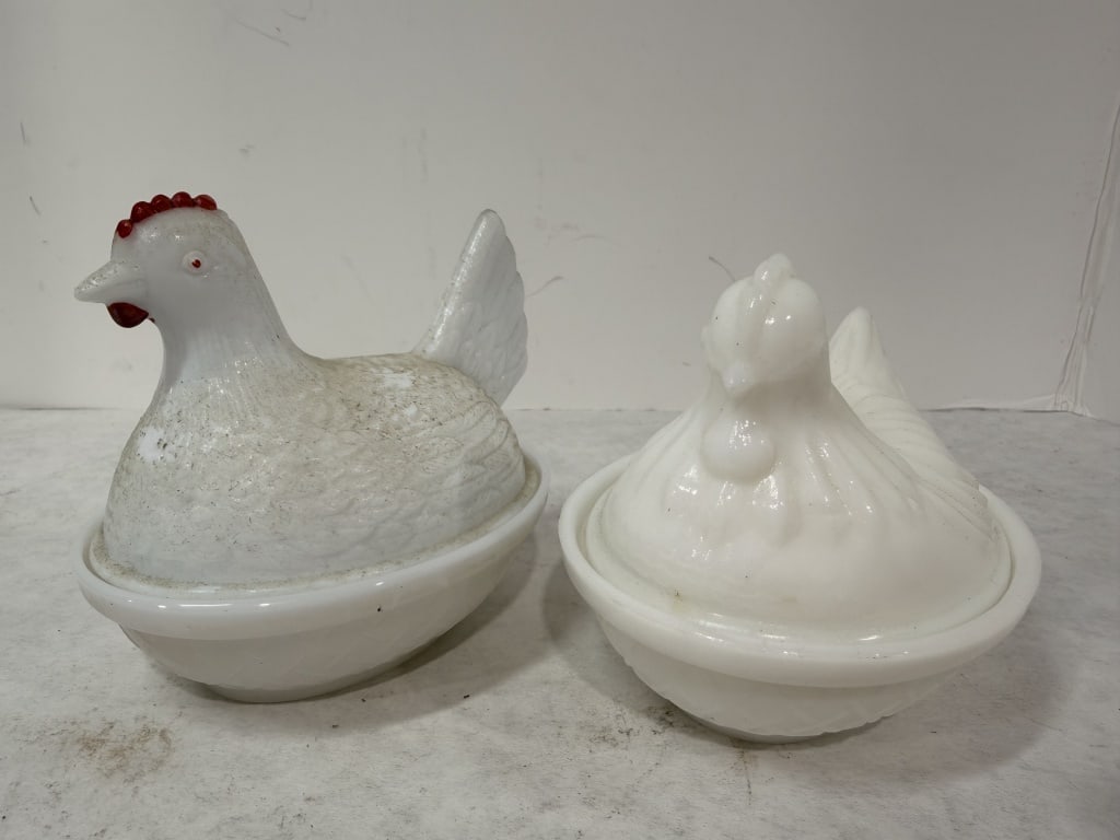 VINTAGE WHITE HEN ON NEST PAIR (1 of 6)