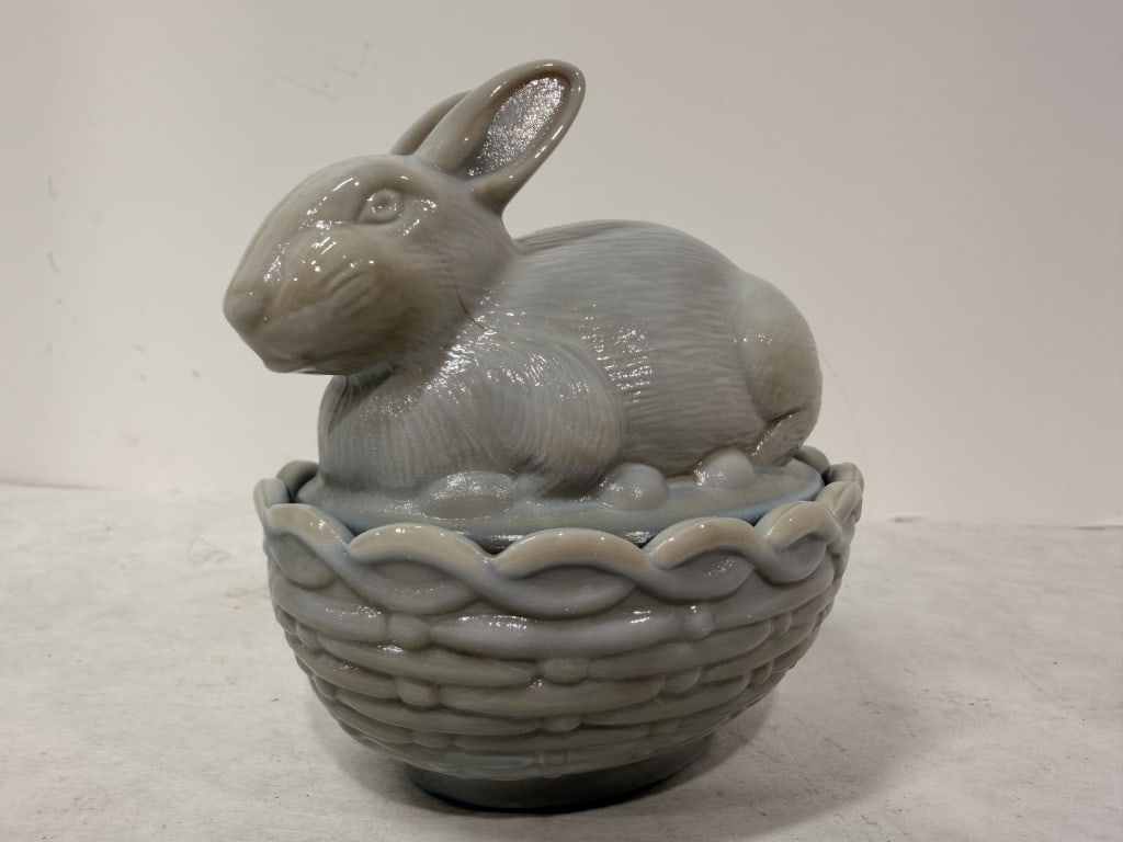 MOSSER BUNNY ON A BASKET (1 of 5)