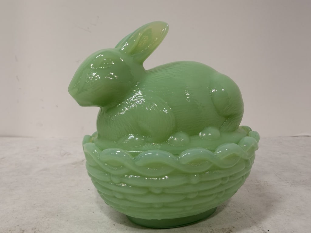 MOSSER JADITE BUNNY ON A BASKET (1 of 6)