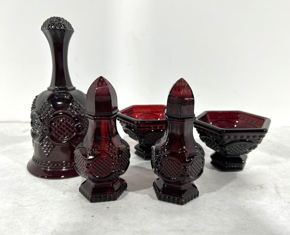 AVON CAPE COD RUBY RED SALT AND PEPPER SHAKERS (1 of 5)