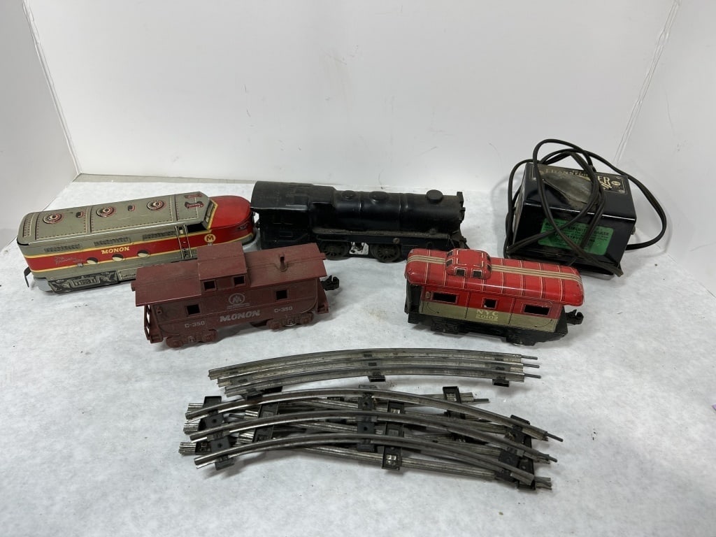 VINTAGE TRAIN LOT (1 of 9)