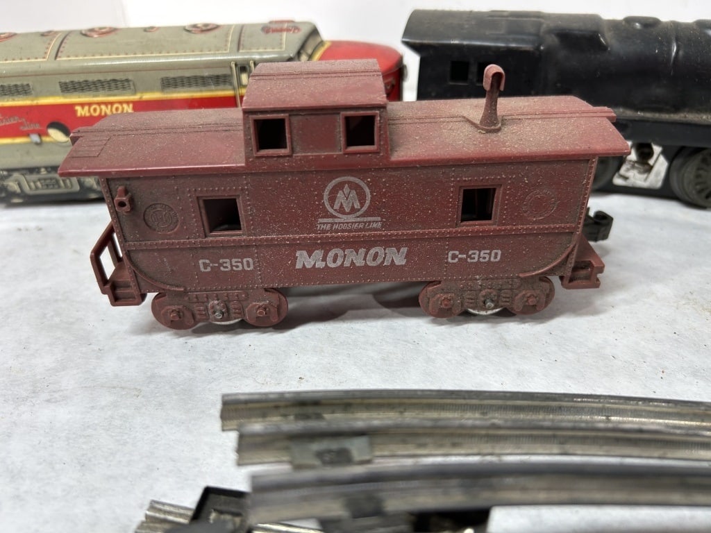 VINTAGE TRAIN LOT - 4