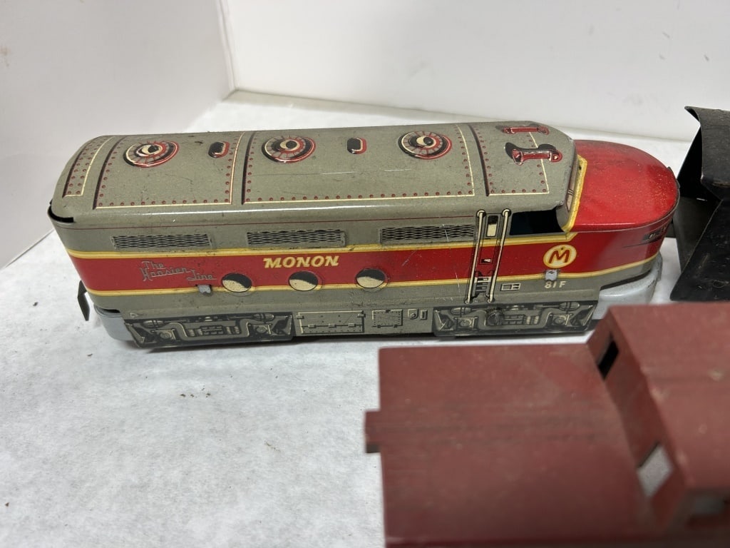 VINTAGE TRAIN LOT - 5