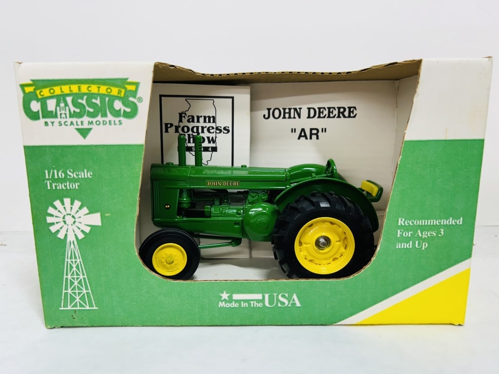 COLLECTOR CLASSICS 1/16 JOHN DEERE "AR" (1 of 5)