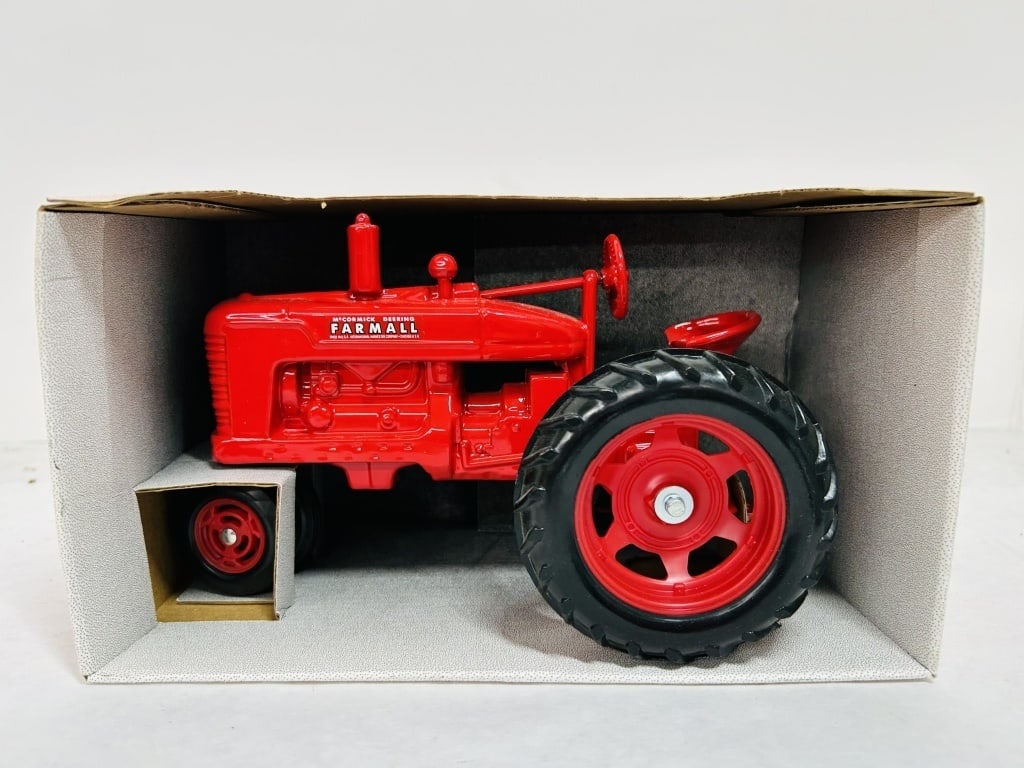 ERTL 1/16 CASE FARMALL "SAND BOX TOYS": DIECAST, MODEL HC-0426, STOCK #841
