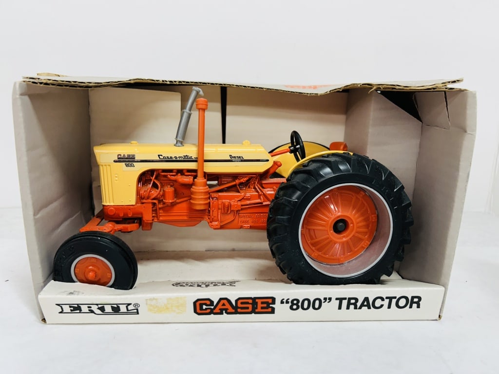 ERTL 1/16 CASE "800" TRACTOR SPECIAL EDITION (1 of 6)