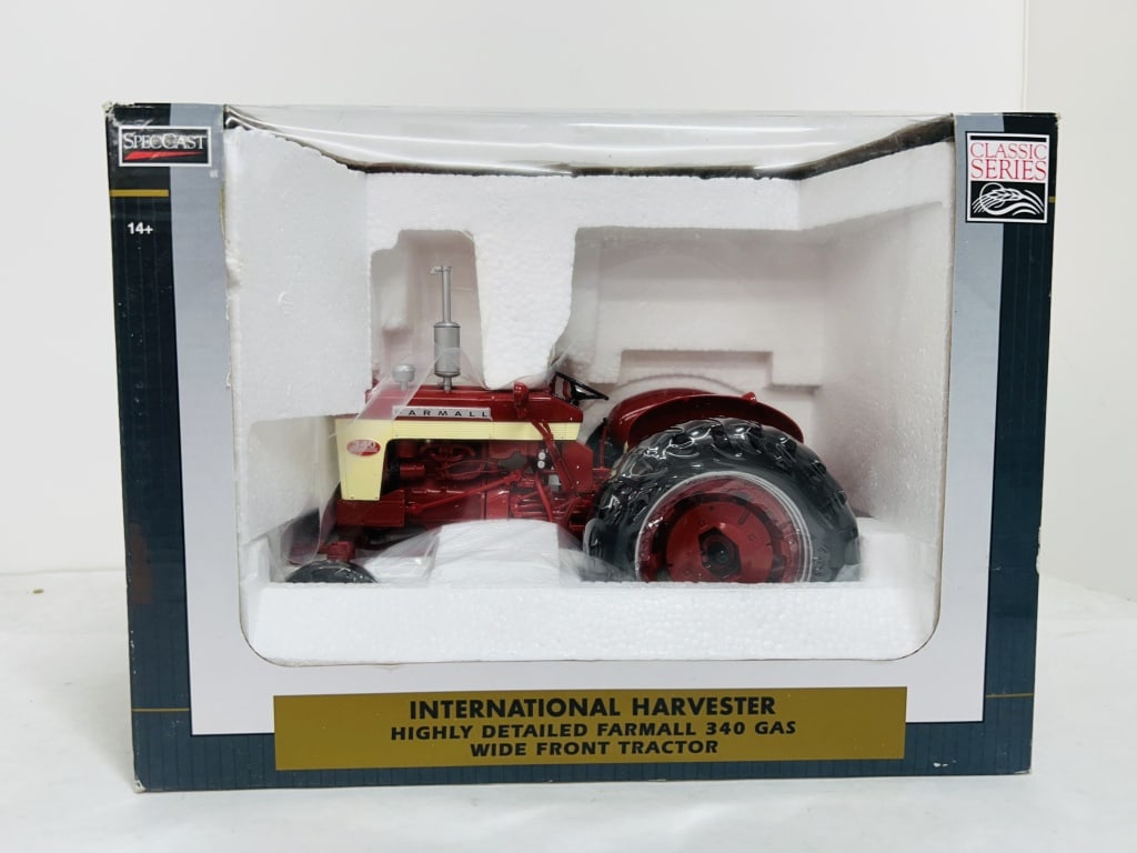 SPEC CAST 1/16 INTERNATIONAL HARVESTER FARMALL 340: DIECAST INTERNATIONAL HARVESTER HIGHLY DETAILED FARMALL 340 GAS WIDE FRONT TRACTOR STOCK #ZJD1976