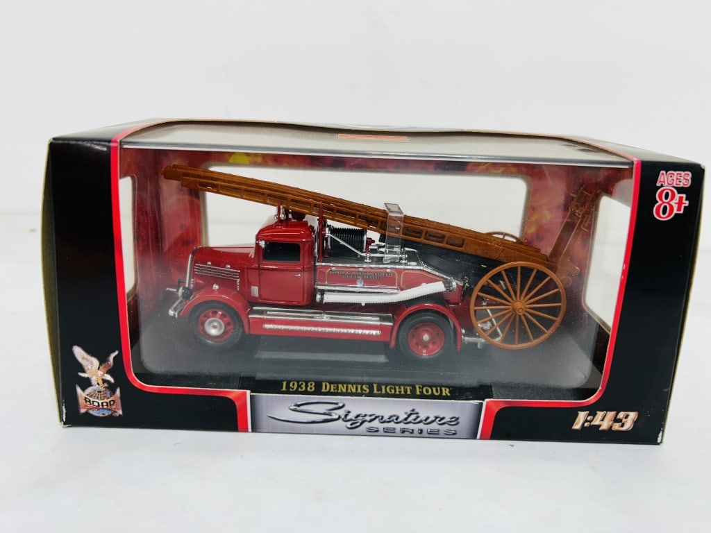 SIGNATURE SERIES 1/43 1938 DENNIES LIGHT FOUR: DIE CAST, MODEL 43011, OAKAM AND UPPINGHAM DISTRICTS JOINT FIRE BRIGADE