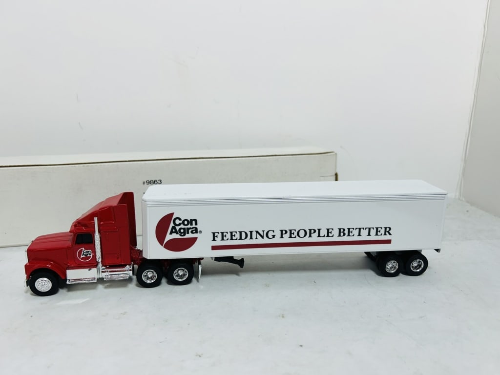 ERTL CON AGRA CAB AND TRAILER (1 of 5)