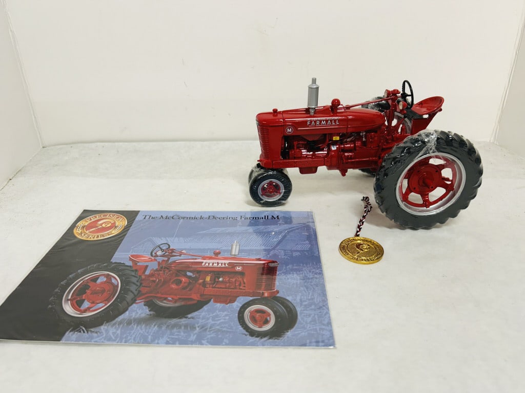 ERTL 1/16 PRECISION SERIES 7 FARMALL M NF: DIECAST, MODEL #4610, STOCK #2155U