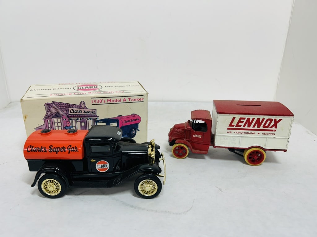 CLARK SUPER GAS MODEL A TANKER COIN BANK (1 of 11)