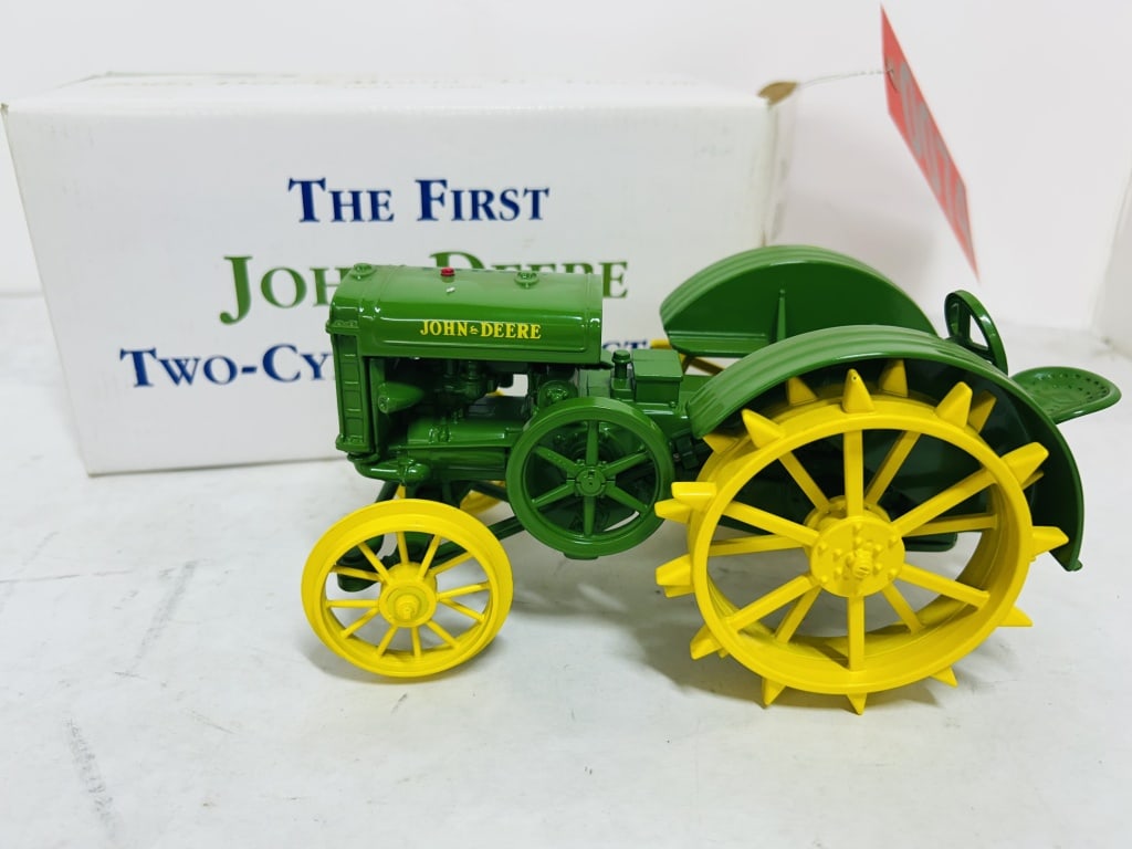 ERTL 1/16 JD MODEL "D" 75TH ANNIVERSARY WF (1 of 9)