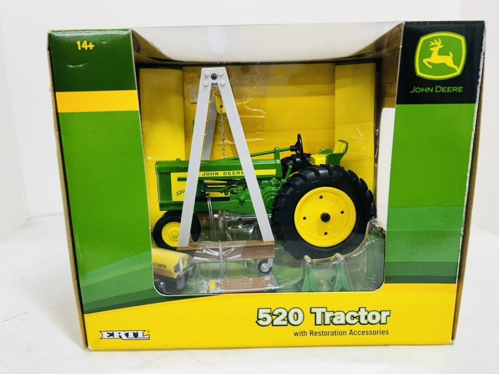 ERTL 1/16 JD 520 WTIH RESTORATION ACCESSORIES (1 of 7)