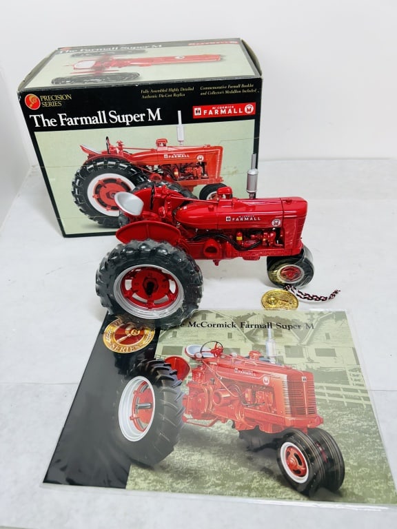 ERTL 1/16 PRECISION SERIES 8 FARMALL SUPER M NF: DIECAST, MODEL #4615, STOCK #143611