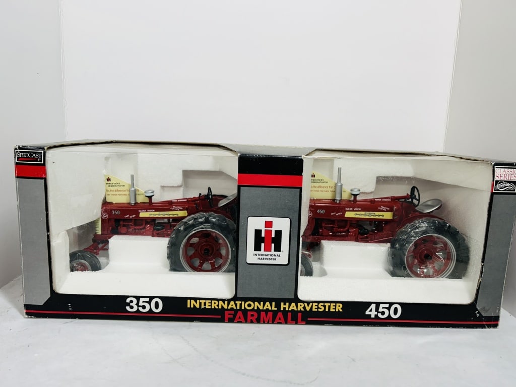 SPECCAST 1/16 IH FARMALL 350 & 450 WF TRACTORS: DIECAST, IH FARMALL 50TH ANNIVERSARY SET 1954-2004 FARMALL 350 AND 450 BOTH WF TRACTORS FROM CLASSIC SERIES, ZJD1523