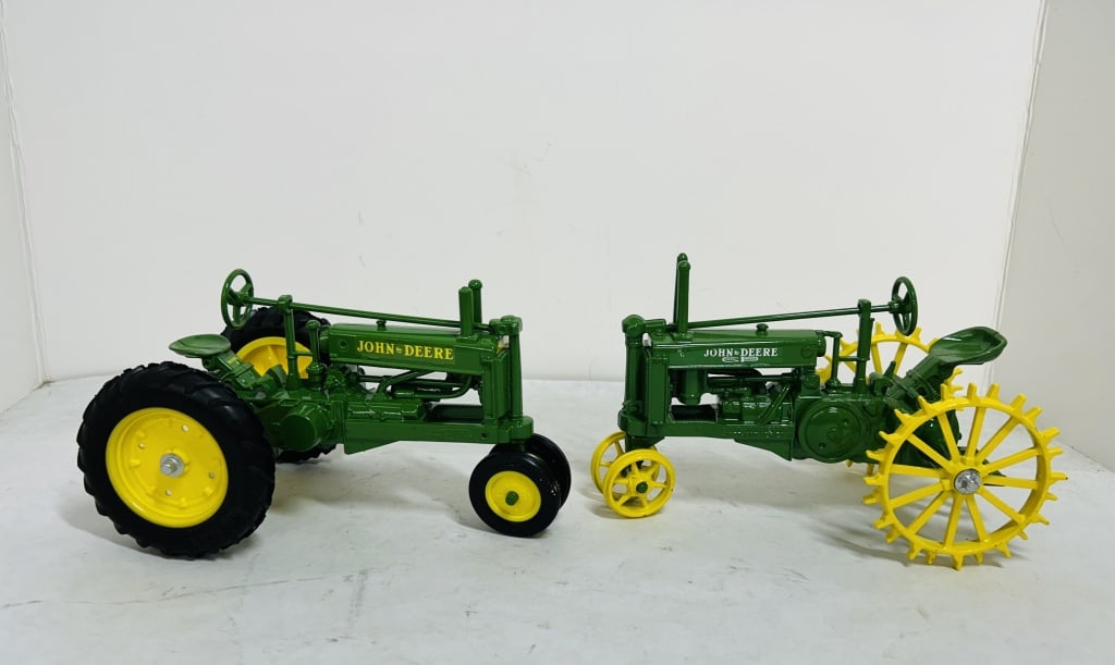 ERTL 1/16 JD MODEL G NF: DIECAST, STOCK #1987, LOT ALSO INCLUDES ERTL 1/16 JD MODEL A