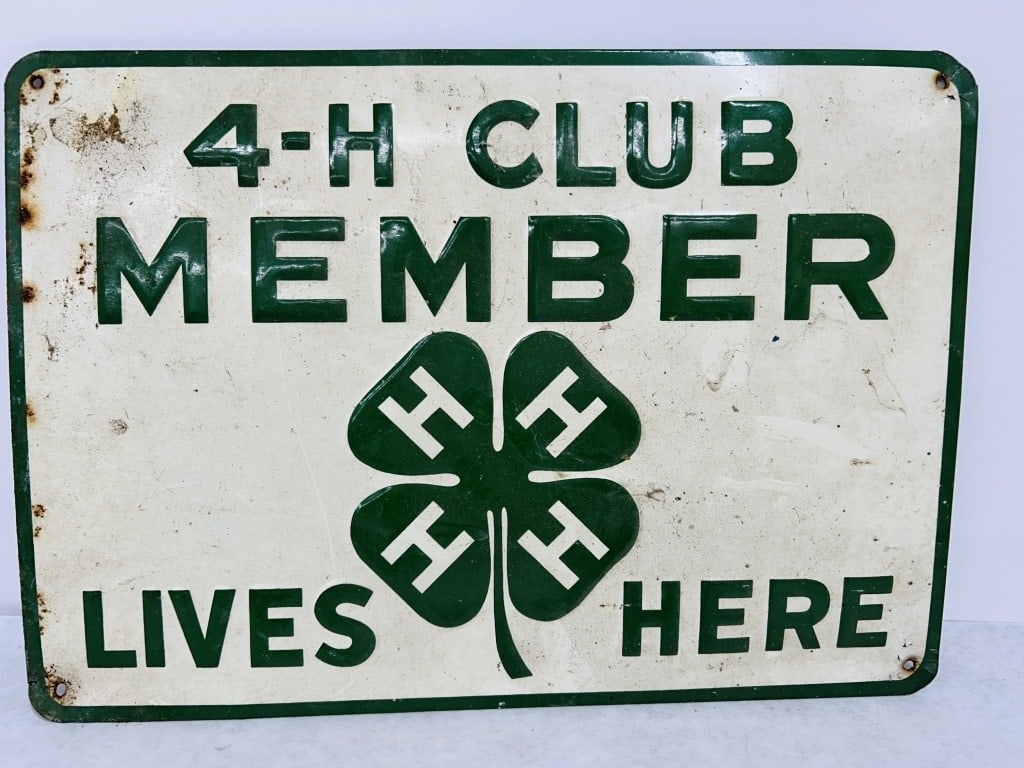 4-H CLUB MEMBER LIVES HERE EMBOSSED METAL SIGN (1 of 2)
