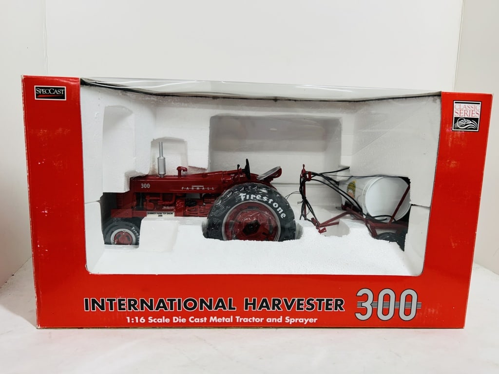 SPECCAST 1/16 '09 FARM TOY SHOW FARMALL 300 NF (1 of 9)