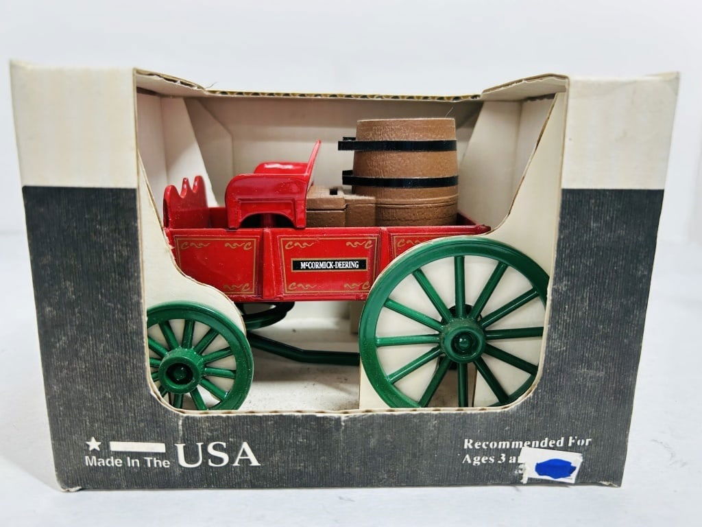 COUNTRY CLASSICS MCCORMICK BUCKBOARD WAGON (1 of 6)