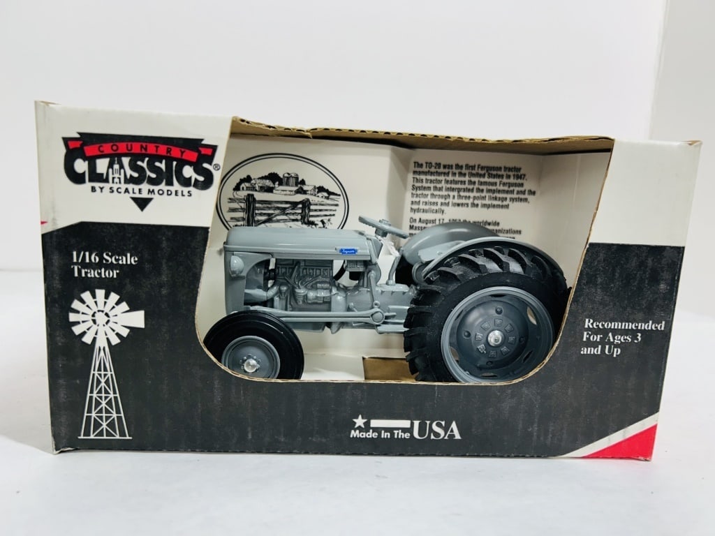 COUNTRY CLASSICS 1/16 MASSEY FERGUSON WF (1 of 7)