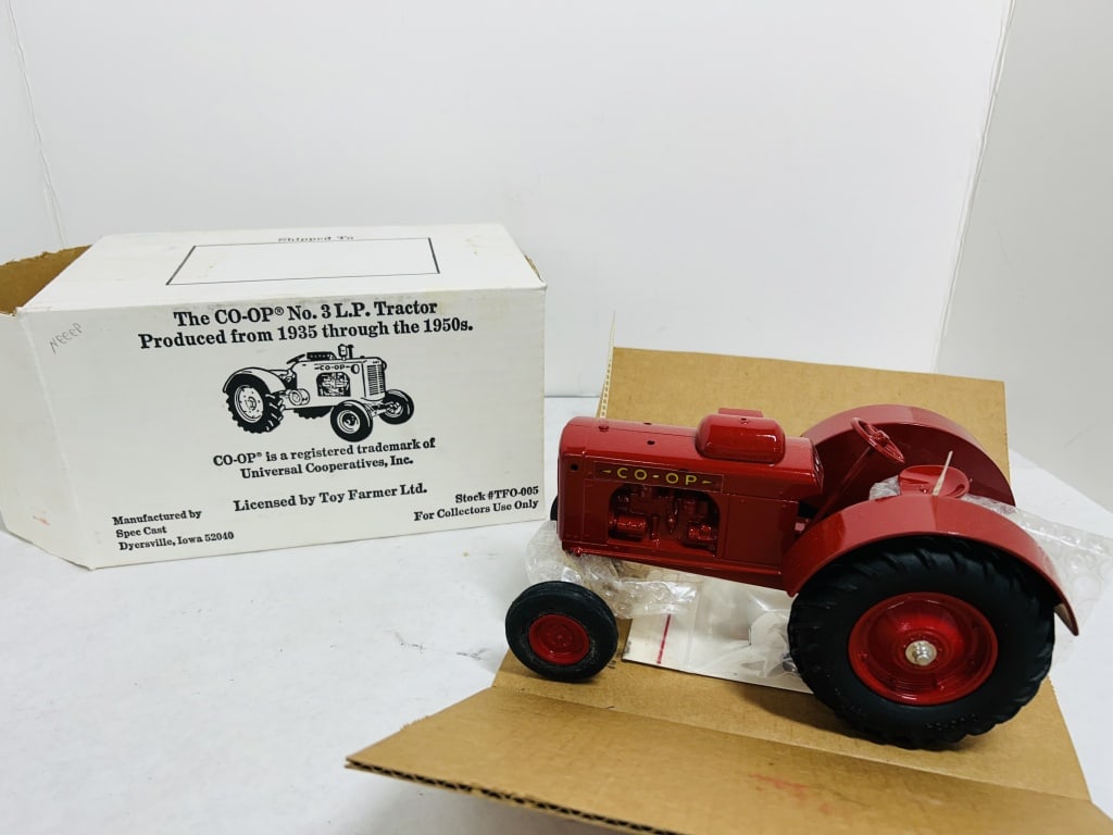 THE CO-OP NO.3 L.P. TRACTOR WF: DIECAST, TOY FARMER LTD. STOCK #TFO-005