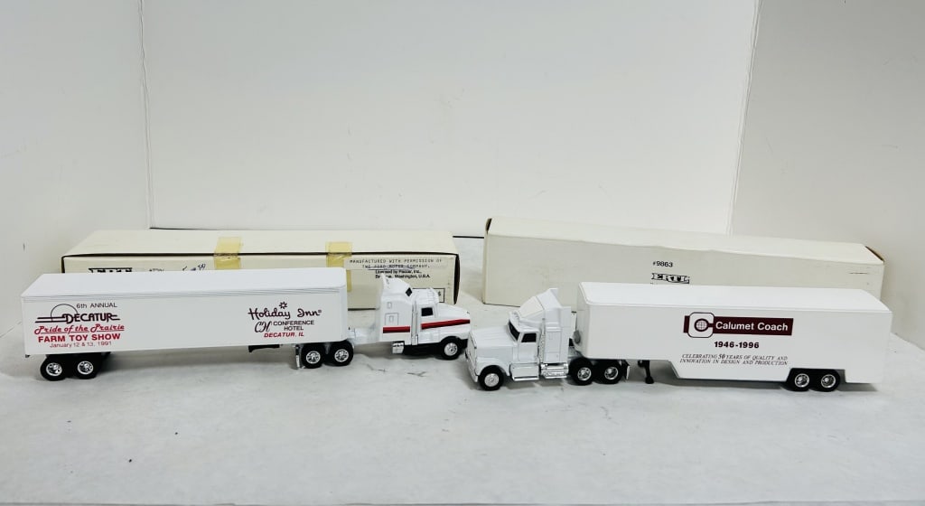 ERTL 1/64 CALUMENT COACH TRACTOR TRAILER (1 of 18)