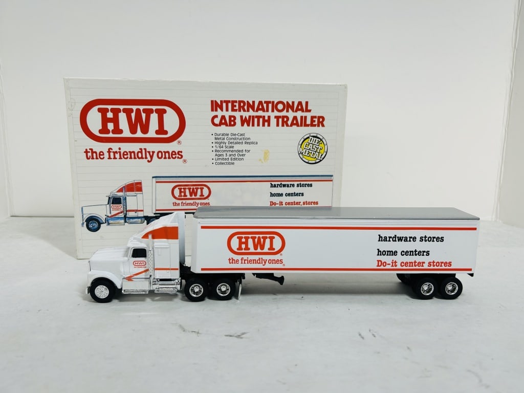 ERTL 1/64 HWI IH TRACTOR TRAILER (1 of 8)