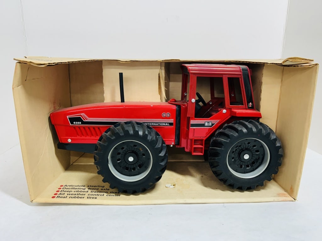 ERTL 1/16 INTERNATIONAL 2+2 TRACTOR 6388: DIECAST, MODEL #464, STOCK #0635
