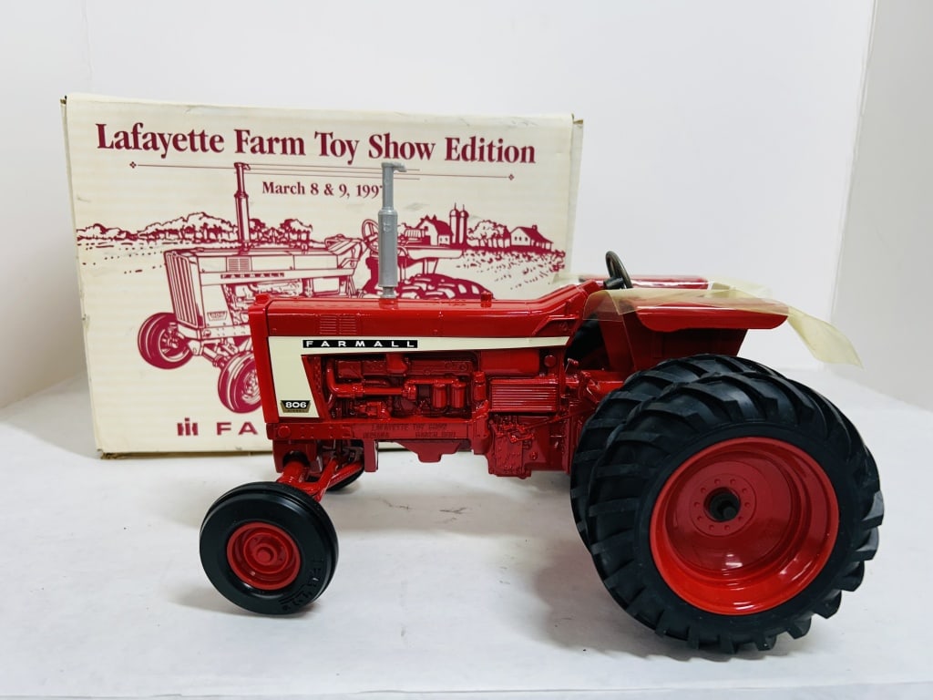ERTL 1/16 FARMALL 806 LAFAYETTE FARM TOY SHOW: DIECAST, MODEL #4779TA, STOCK #0557, 1997 LAFAYETTE FARM TOY SHOW EDITION