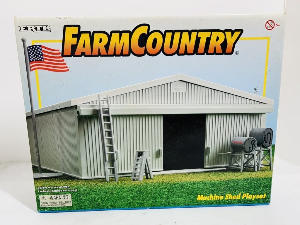 ERTL FARM COUNTRY MACHINE SHED PLAYSET NIB: .