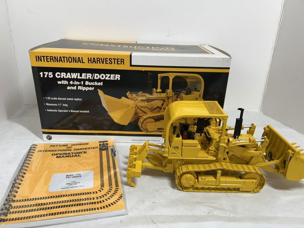 1ST GEAR 1/25 IH 175 CRAWLER/DOZER HIGHLY DETIALED (1 of 13)