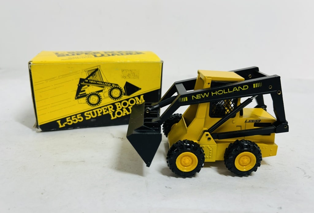 NEW HOLLAND L-555 SUPER BOOM LOADER (1 of 6)