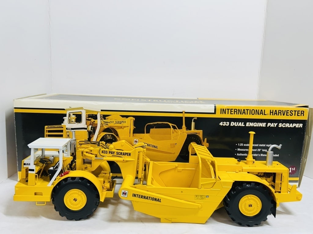 CONSTRUCTION PIONEERS IH 433 DUAL PAY SCRAPPER (1 of 10)
