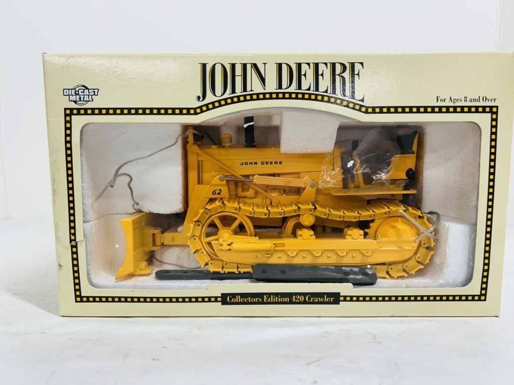 JOHN DEERE 1/16 420 CRAWLER COLLECTORS EDITION (1 of 6)