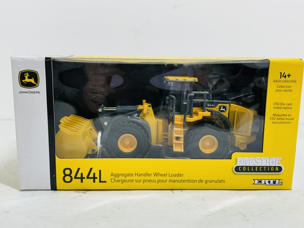 ERTL 1/50 JD 844L AGGREGATE HANDLER WHEEL LOADER (1 of 6)