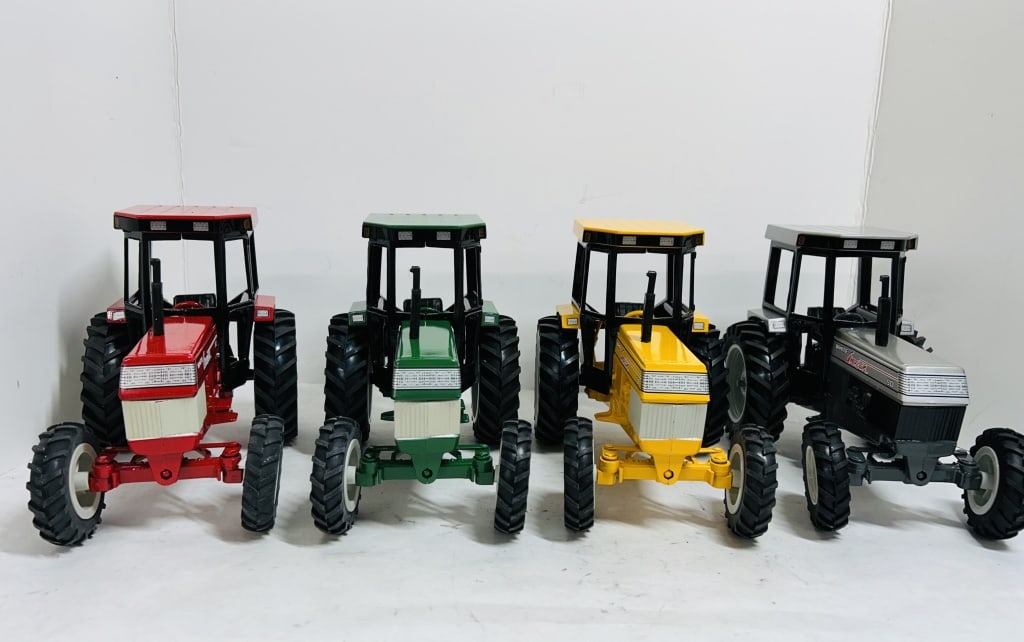 WHITE 4 COLOR SERIES WHITE AMERICAN 80 SET: SILVER, GREEN, YELLOW AND RED EDITIONS ALL MARKED #545 SCALE MODEL ORIGANIAL SHIPPING BOX & DISPLAY BOX